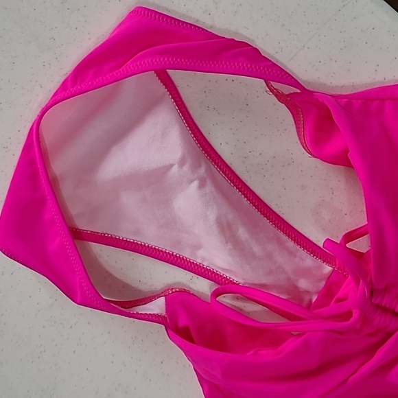 Unknown Brand women's hot pink, hi-cut swimsuit with cutouts size XL - Picture 7 of 7